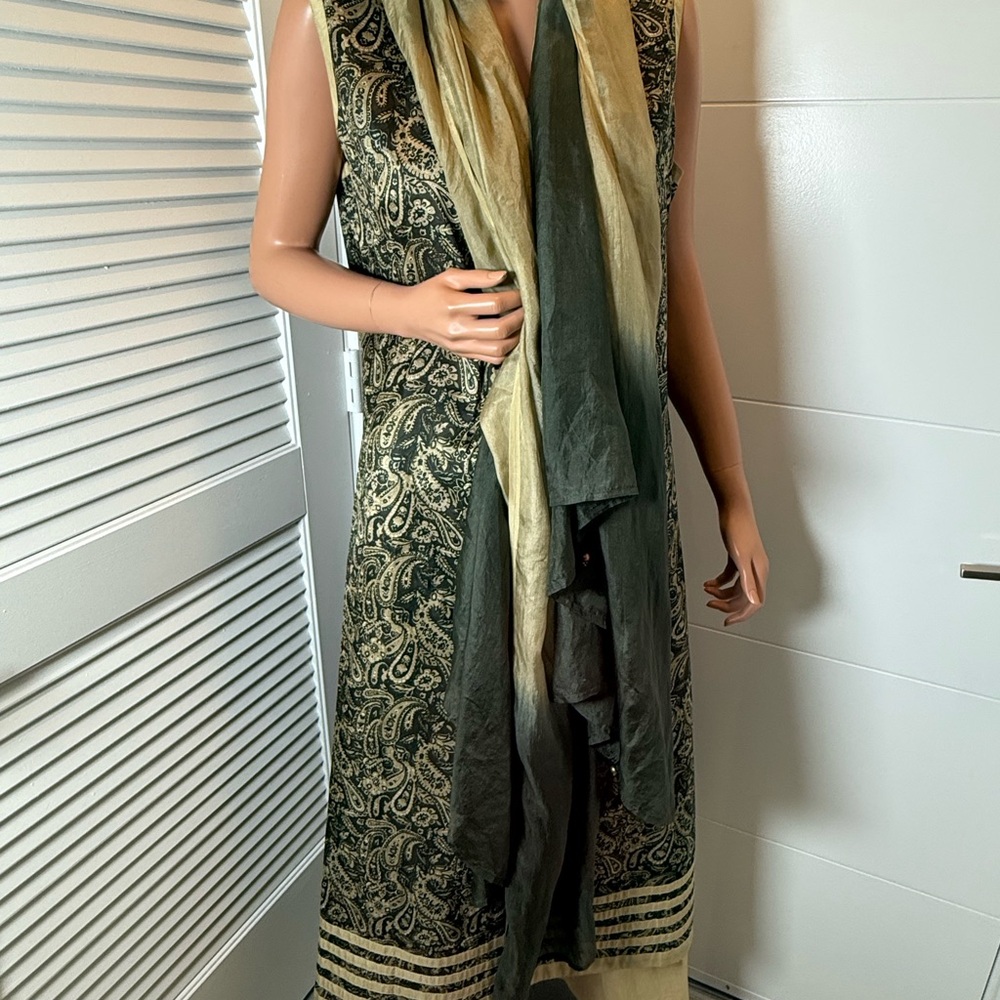 Elegant Black and Gold Paisley Kurta Set. - Picture 13 of 13